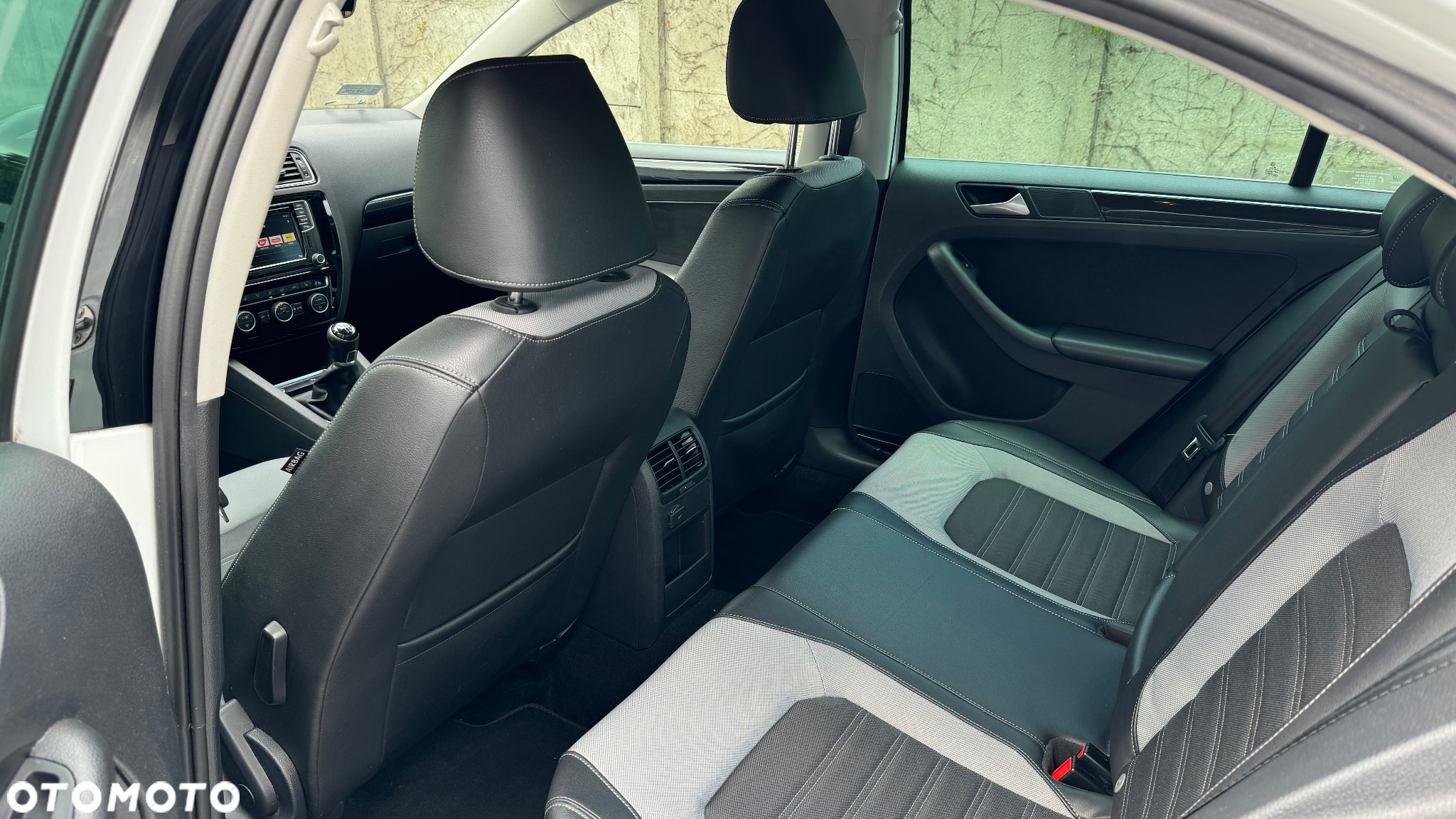 Volkswagen Jetta - 16