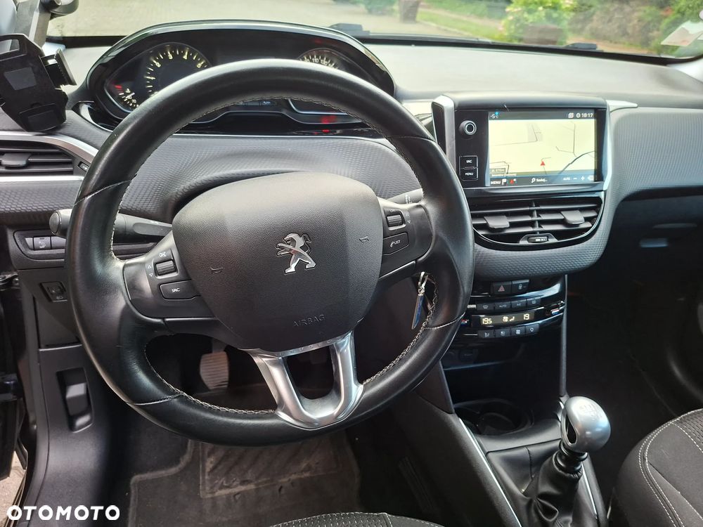 Peugeot 208 PureTech 110 Stop & Start Allure - 11