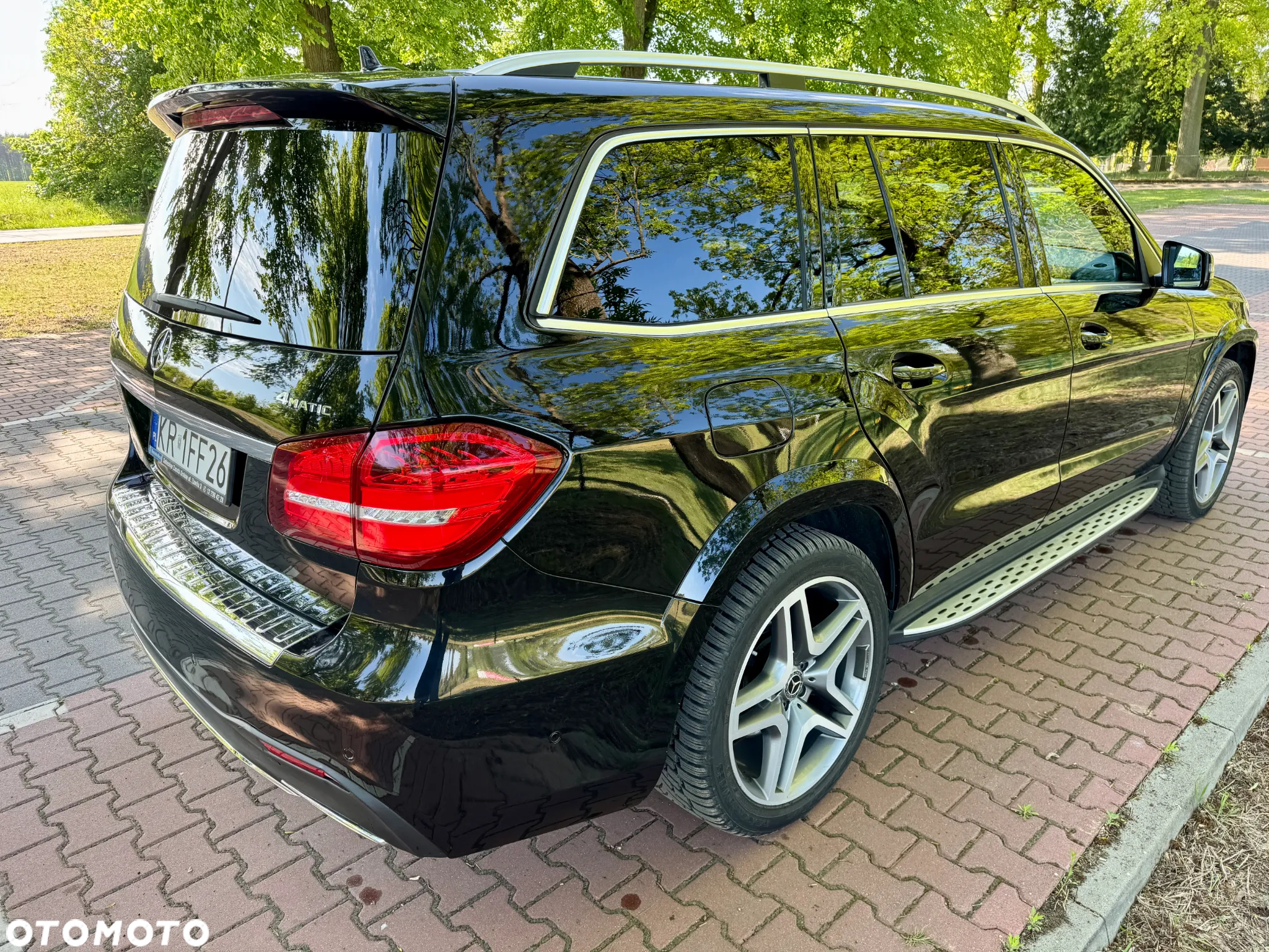 Mercedes-Benz GLS 350 d 4-Matic - 11