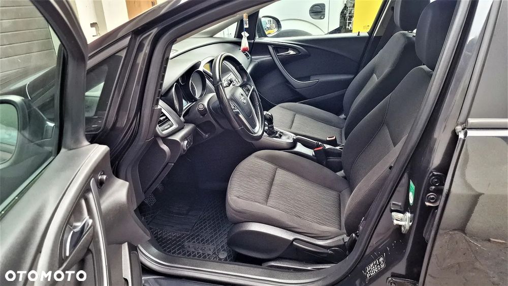 Opel Astra IV 1.6 CDTI Essentia - 11