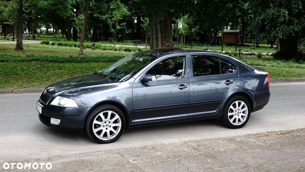 Skoda Octavia 2.0 FSI Automatik Laurin & Klement - 26