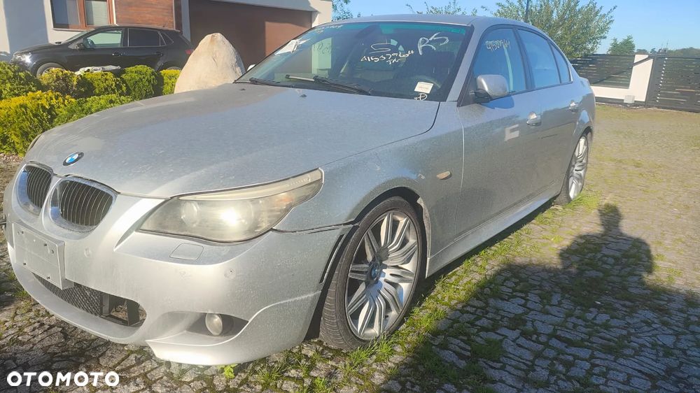 BMW Seria 5 550i - 4