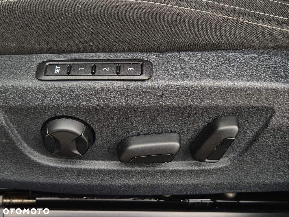 Skoda Superb 2.0 TDI Ambition - 27