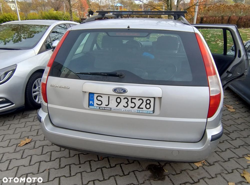 Ford Mondeo 2.0 Ghia - 5