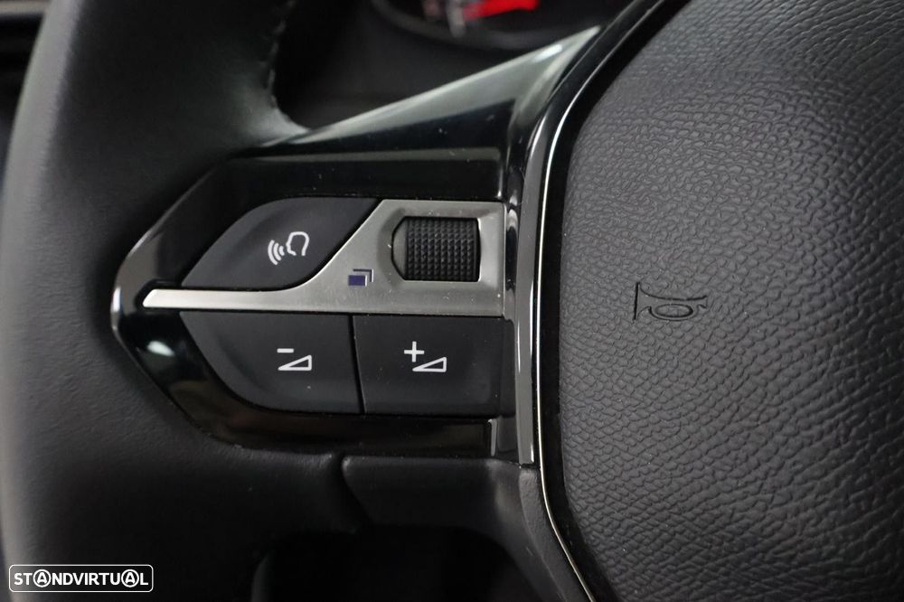 Peugeot 208 1.2 PureTech Active Pack - 17