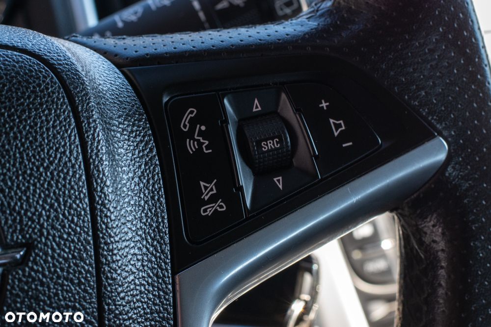 Opel Astra 1.6 T Cosmo - 24