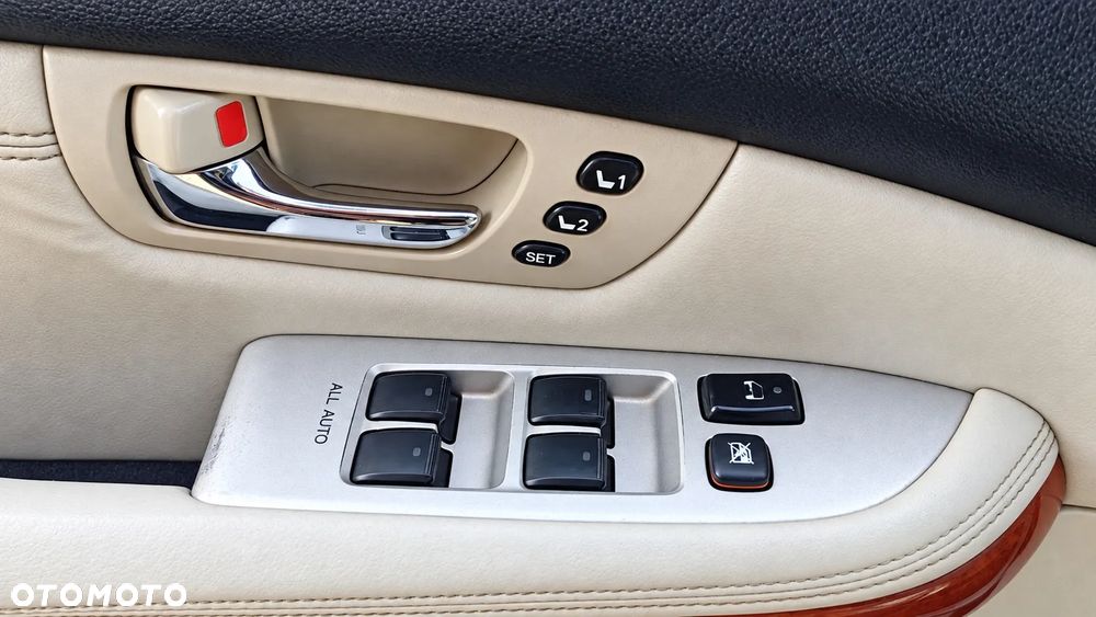 Lexus RX - 16