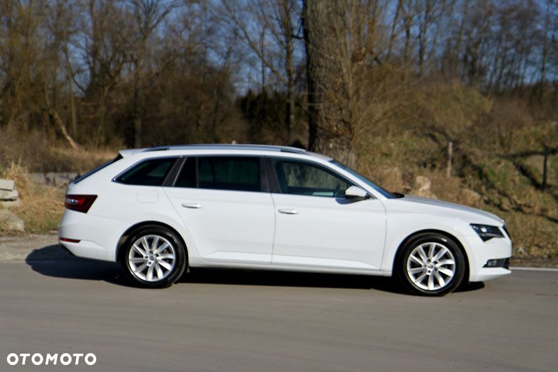 Skoda Superb 2.0 TDI DSG Ambition - 5