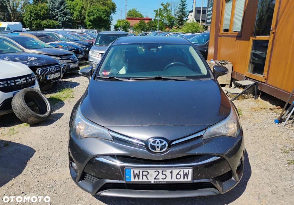 Toyota Avensis - 18