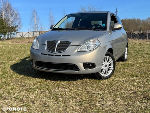 Lancia Ypsilon