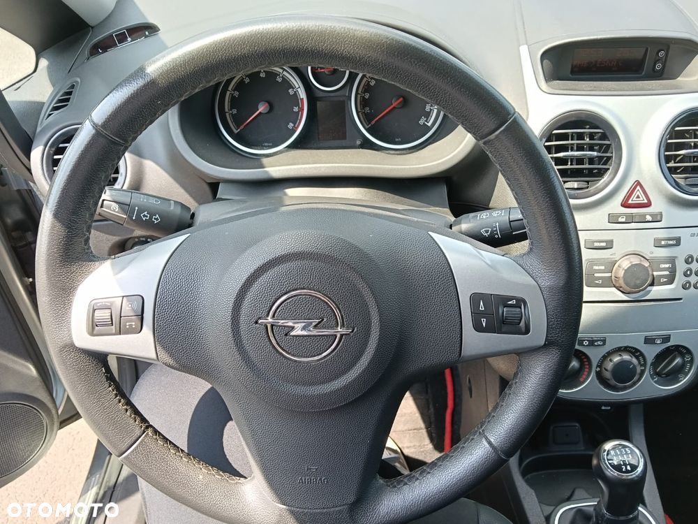 Opel Corsa 1.2 16V Cosmo - 15