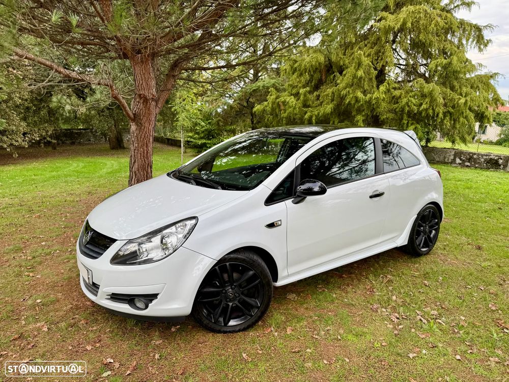 Opel Corsa 1.2 Black Edition - 1