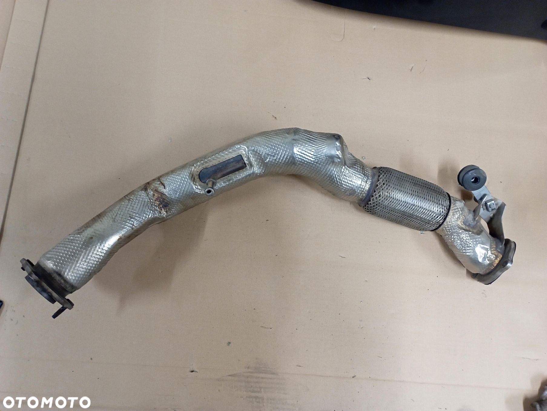 AUDI A6 C6 RURA WYDECHOWA 4G0253350B - 1