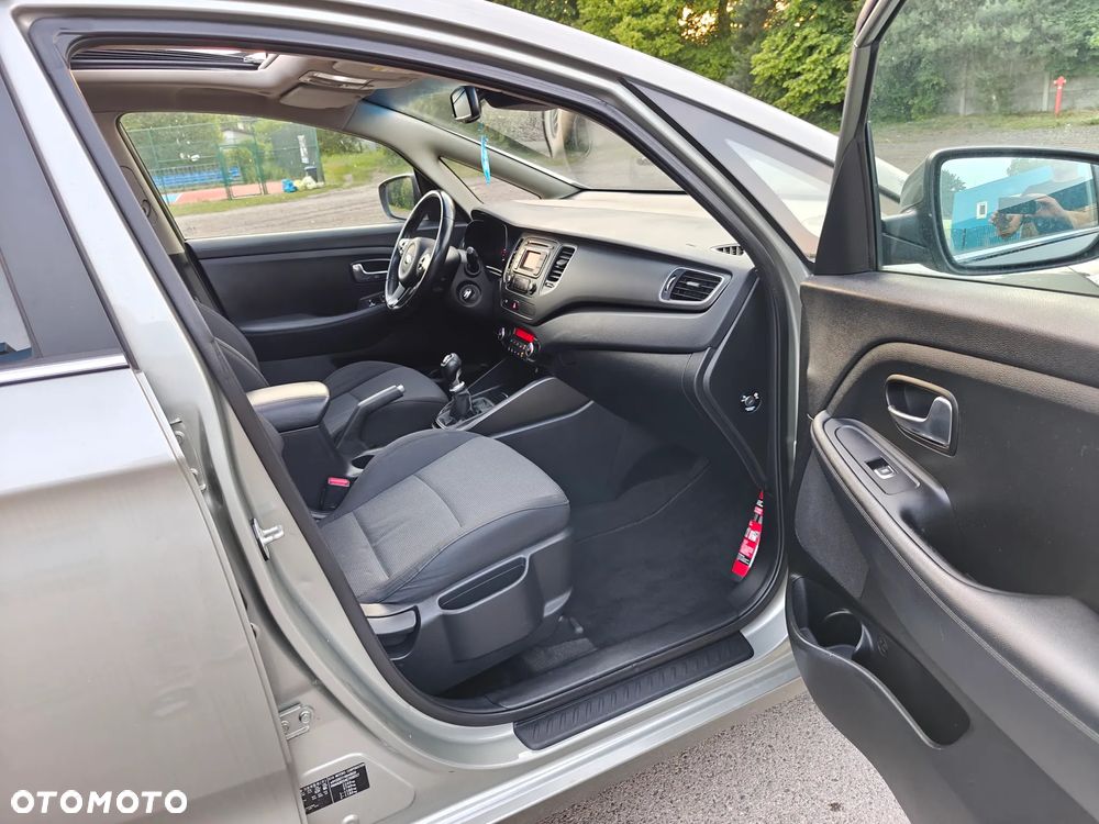 Kia Carens 1.7 CRDi L 7os - 11