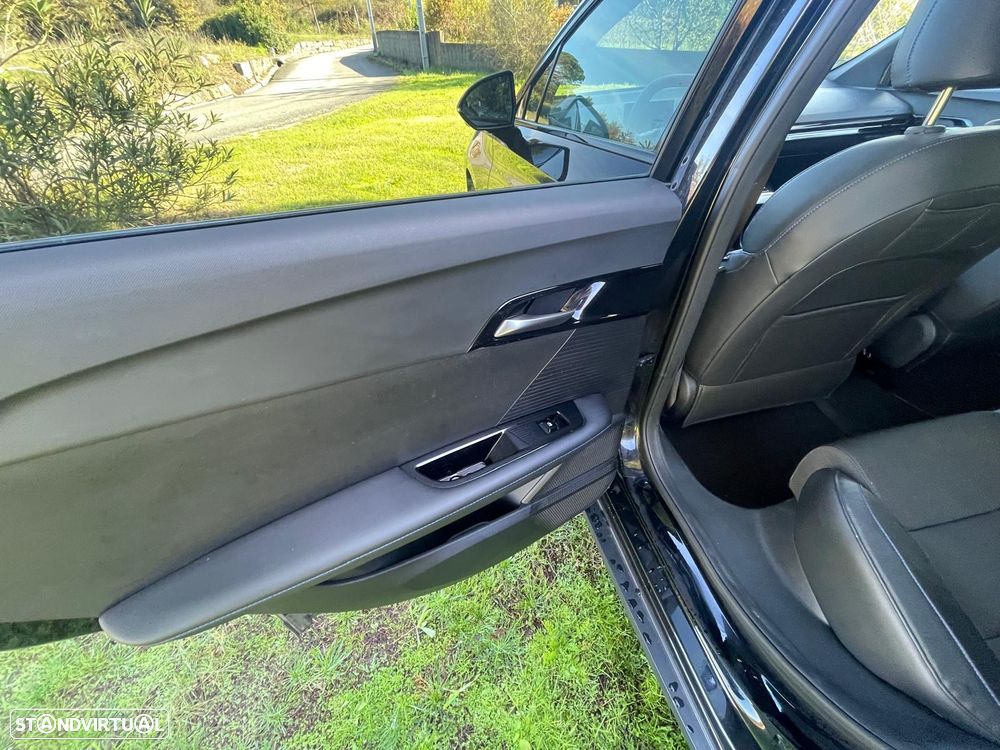 MG MG4 64 kWh Luxury - 24