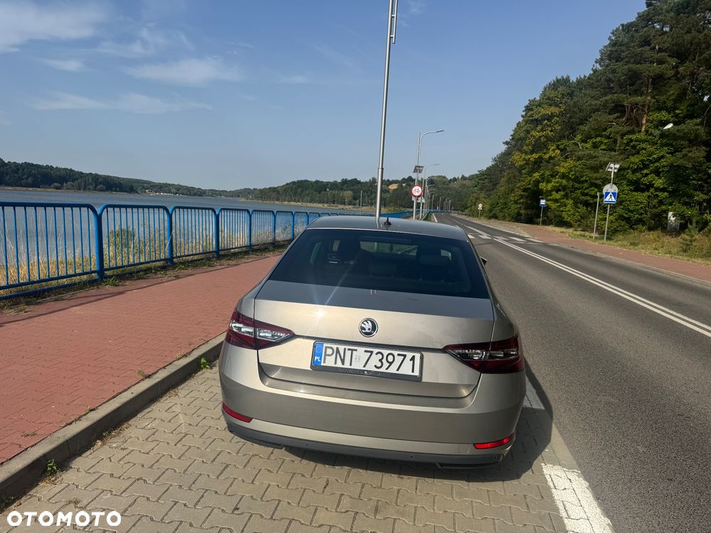Skoda Superb 2.0 TDI Active DSG - 15