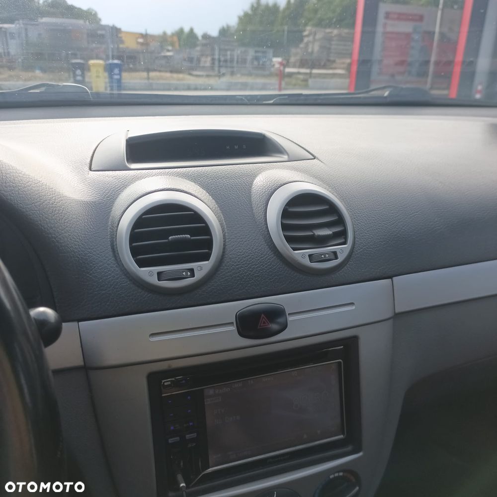Chevrolet Nubira - 8