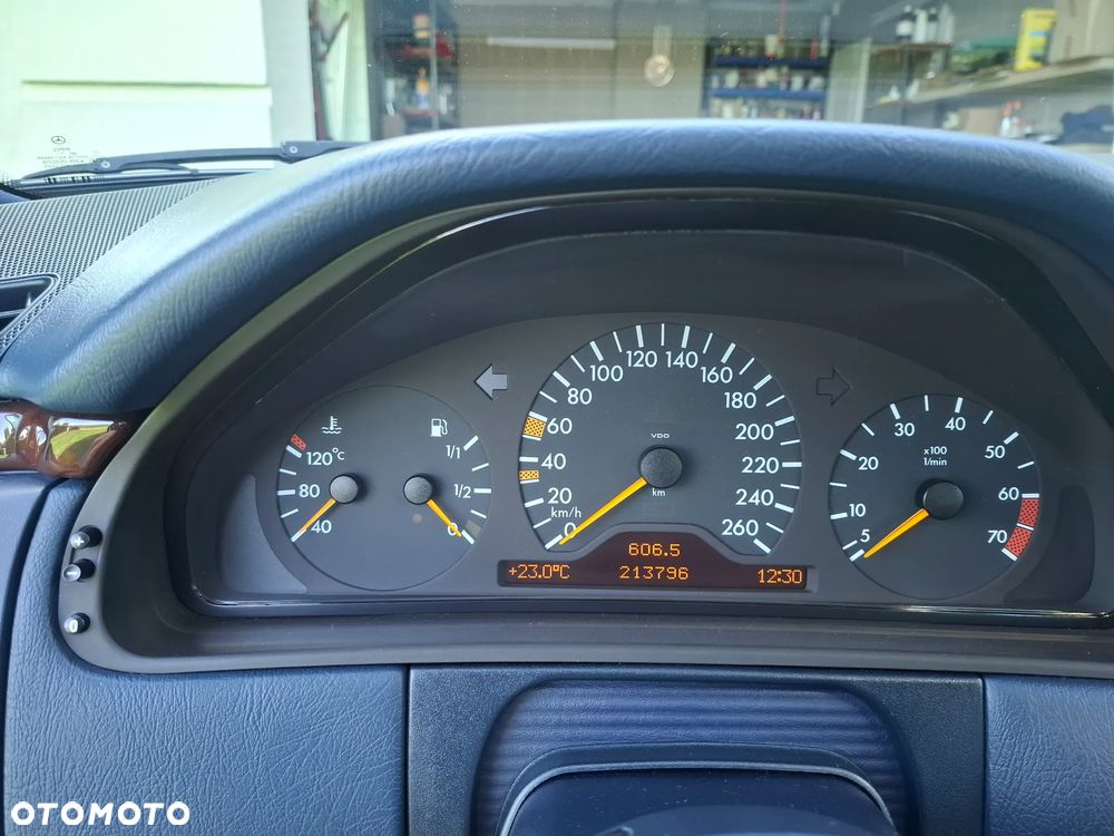 Mercedes-Benz Klasa E 280 4-Matic Elegance - 28