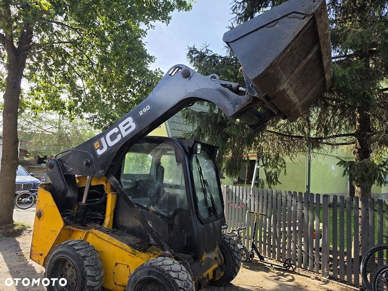 JCB ROBOT 260 /bobcat - 4