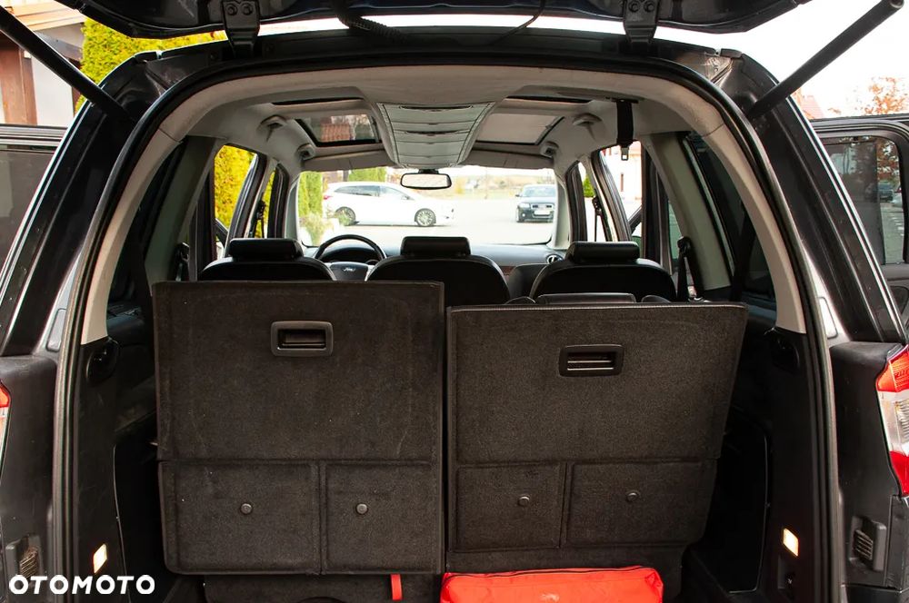 Ford Galaxy 2.0 TDCi Ghia - 29