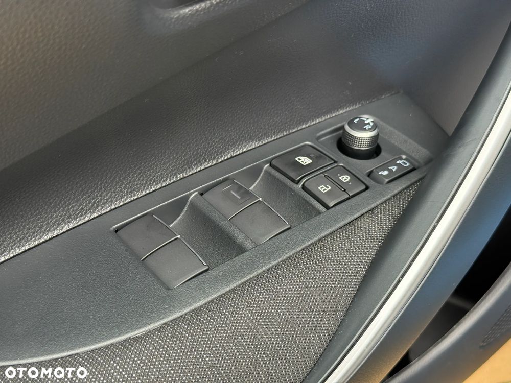 Toyota Corolla 1.8 Hybrid Comfort - 16