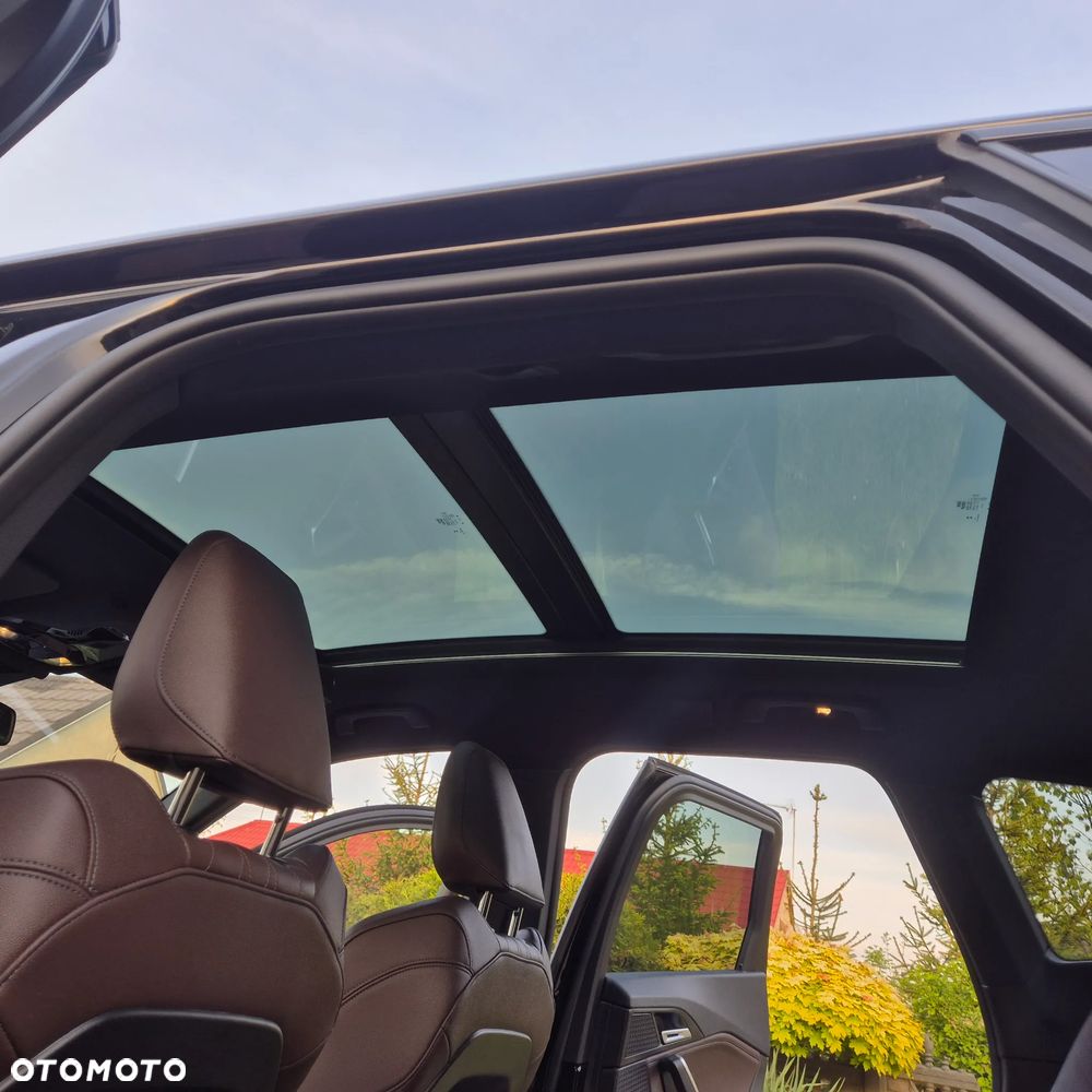 BMW iX1 xDrive30 M Sportpaket - 12
