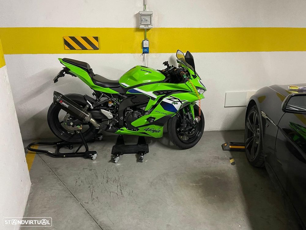 Kawasaki ZX 4RR - 12