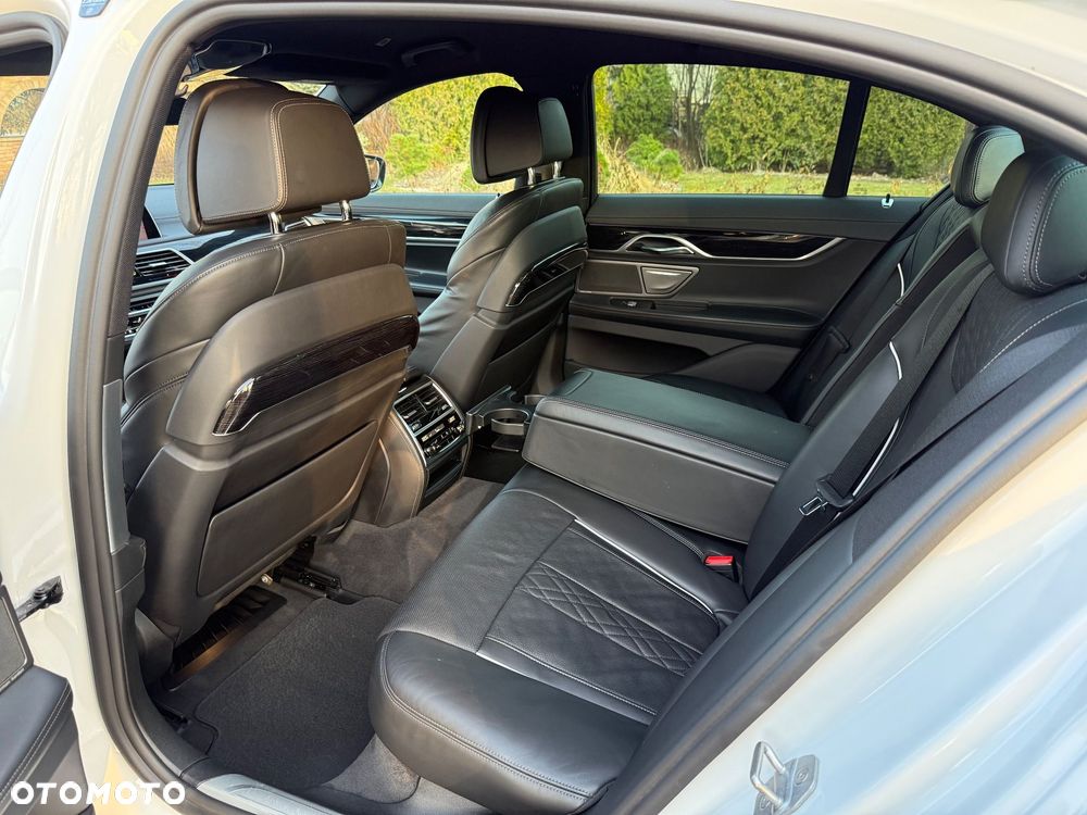 BMW Seria 7 - 16