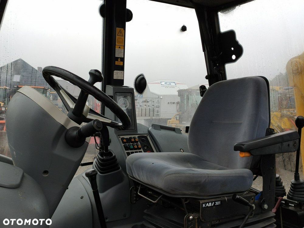 Komatsu WB 93S-5E0 Bez Luzów Zadbana Sprawna Super Stan !!! - 8