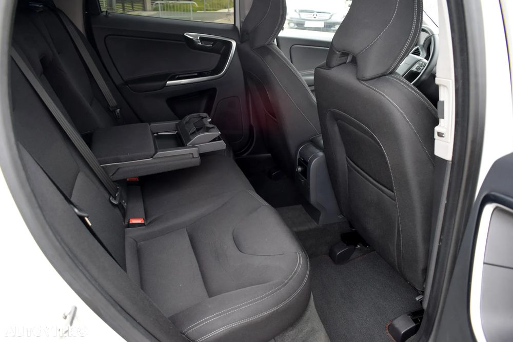 Volvo XC 60 D4 Kinetic - 13