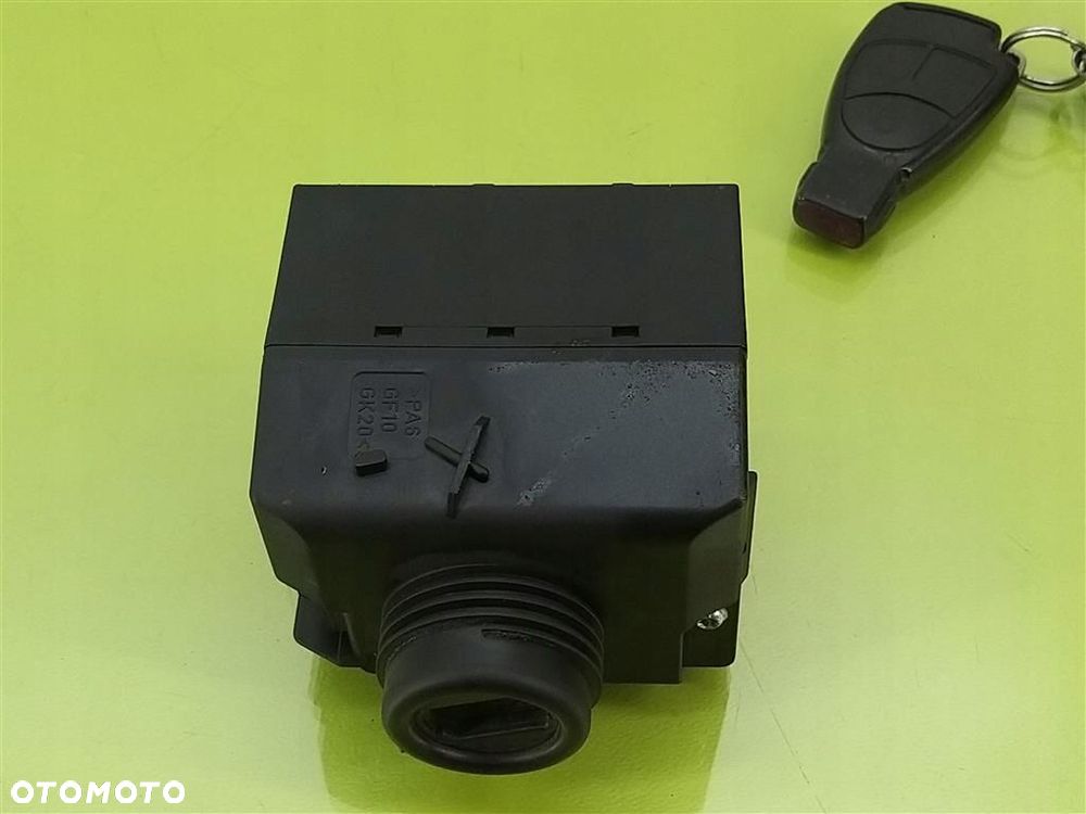 Stacyjka Mercedes C-klasa W203 2000-2007  KLUCZYK KPL 8002329410206154 - 2