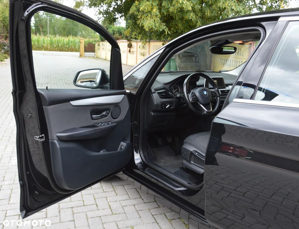 BMW Seria 2 216d - 12