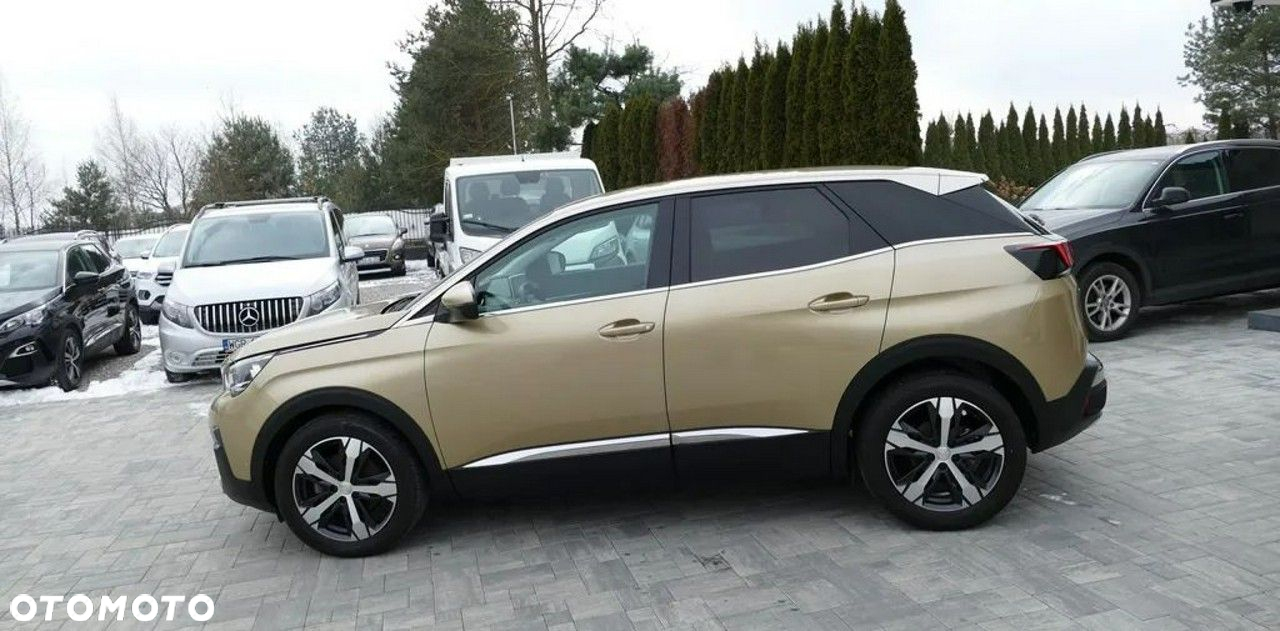 Peugeot 3008 1.2 PureTech Allure S&S - 11