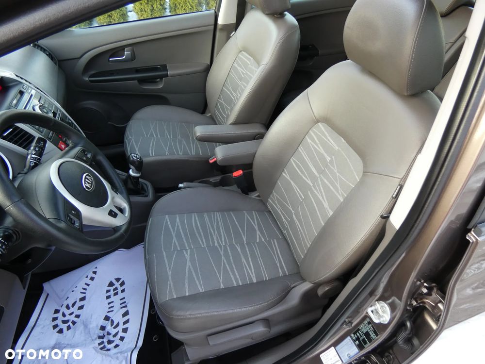 Kia Venga 1.6 CVVT Dream Team Edition - 20