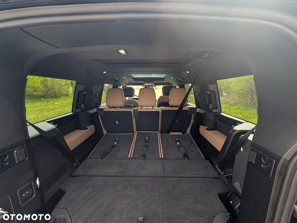 Land Rover Defender 3.0 D300 mHEV X-Dynamic HSE - 22