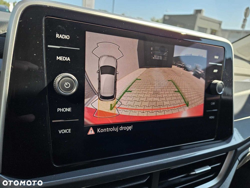 Volkswagen T-Roc - 23
