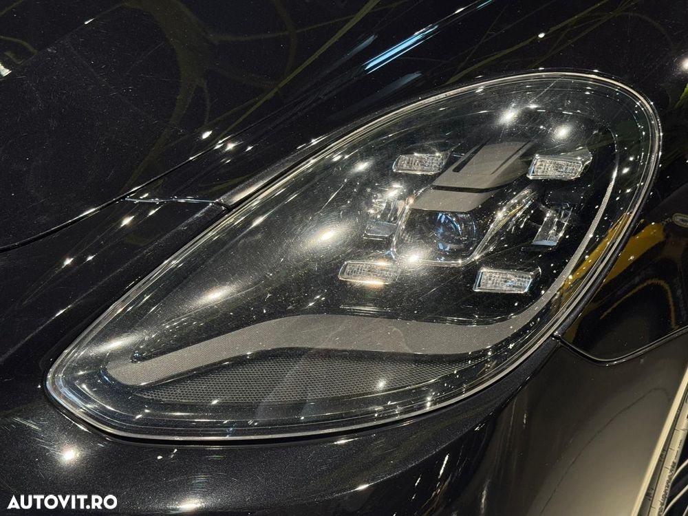 Porsche Panamera - 40