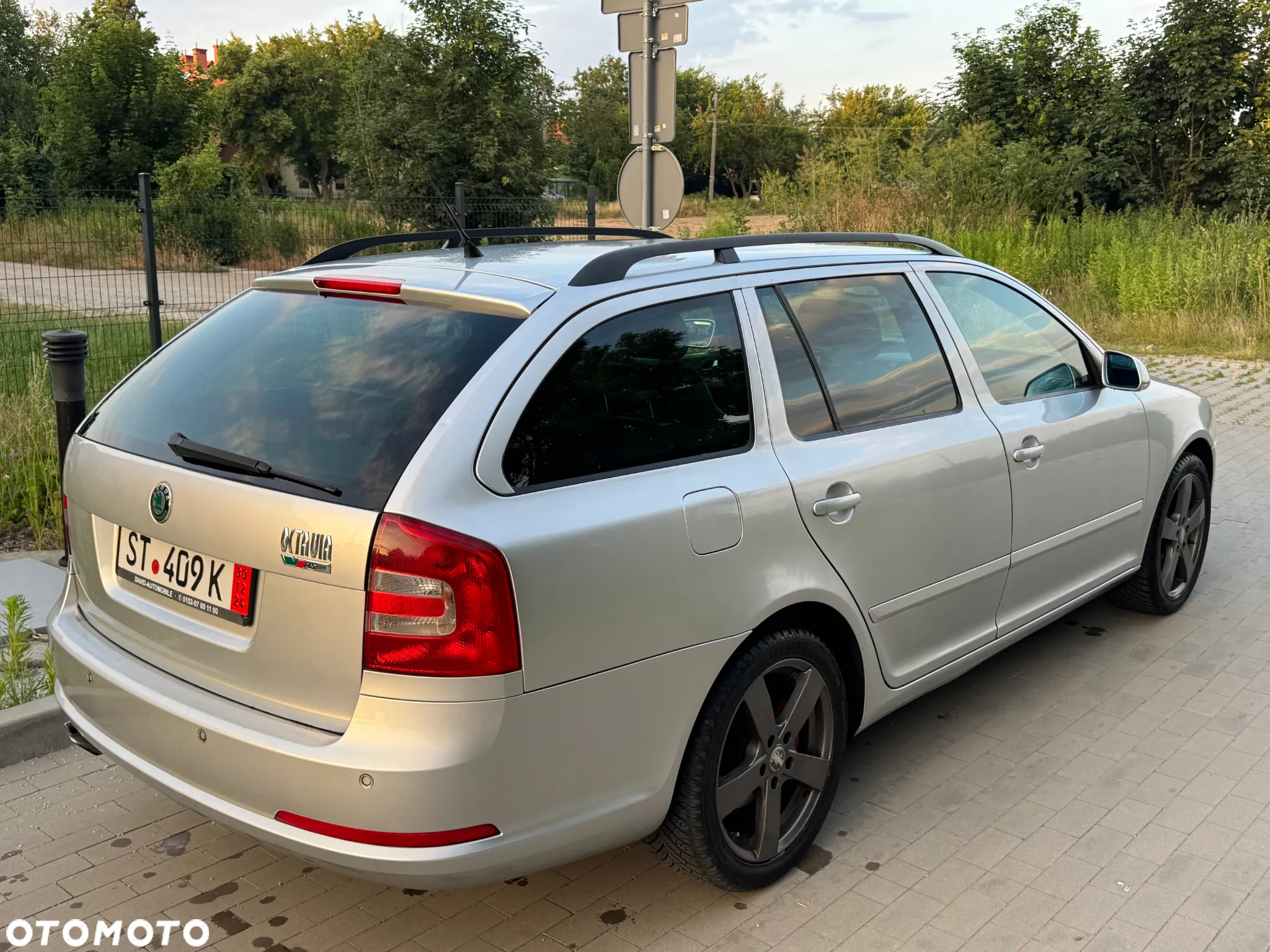 Skoda Octavia Combi 2.0 TDI DPF RS - 24