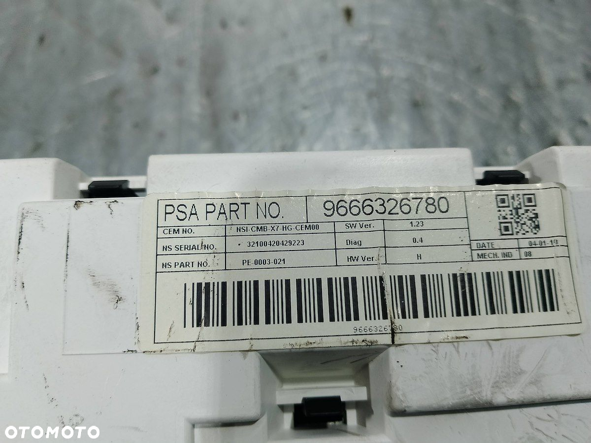 LICZNIK CITROEN C5 III 9666326780 1.6 TB - 3