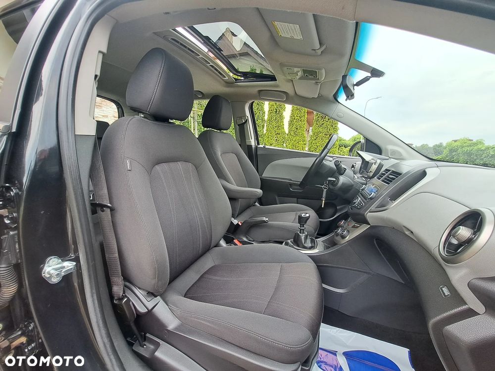 Chevrolet Aveo 1.6 LTZ - 16