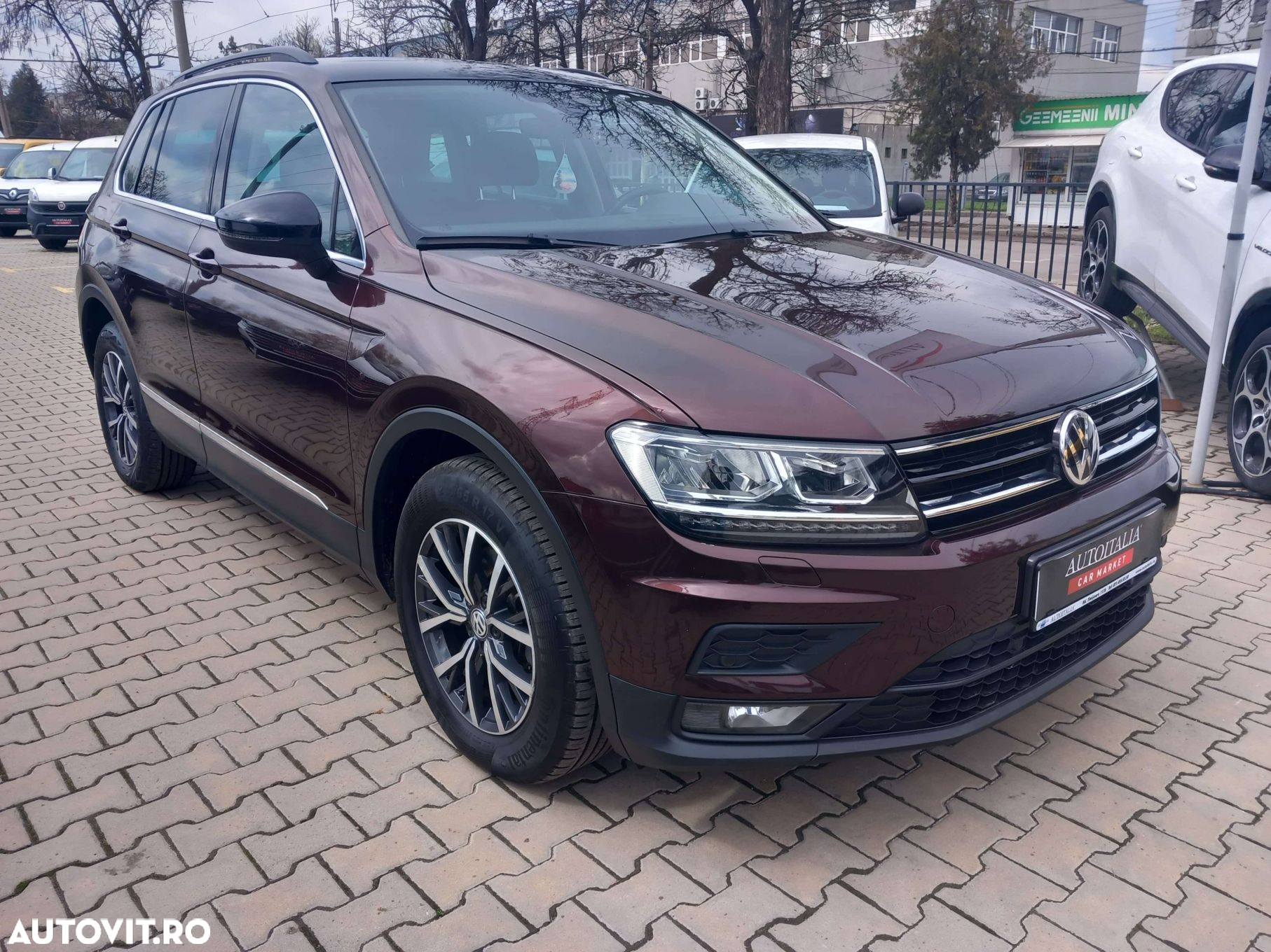 Volkswagen Tiguan - 3