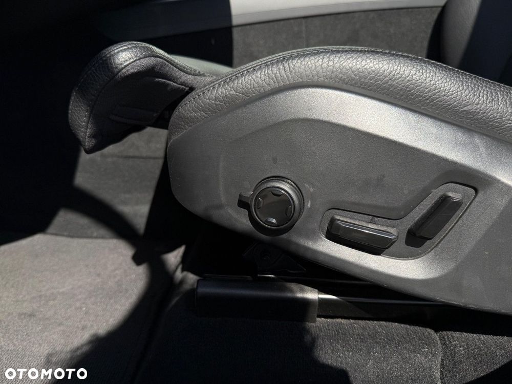Volvo XC 60 - 25
