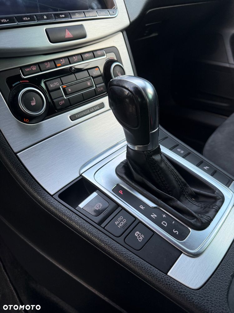 Volkswagen Passat 2.0 TDI DSG BlueMotion Technology Highline - 11