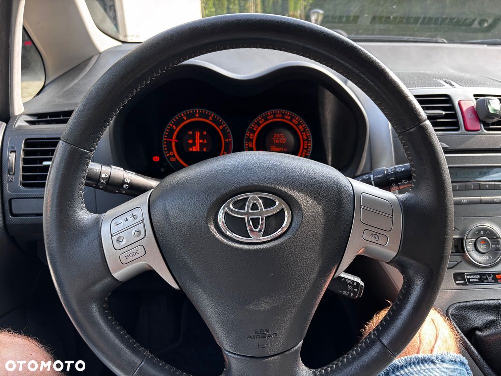 Toyota Auris 1.6 Executive - 10
