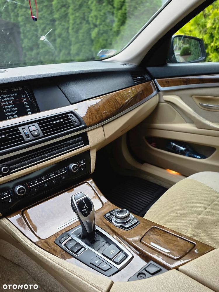 BMW Seria 5 530d xDrive Modern Line - 20