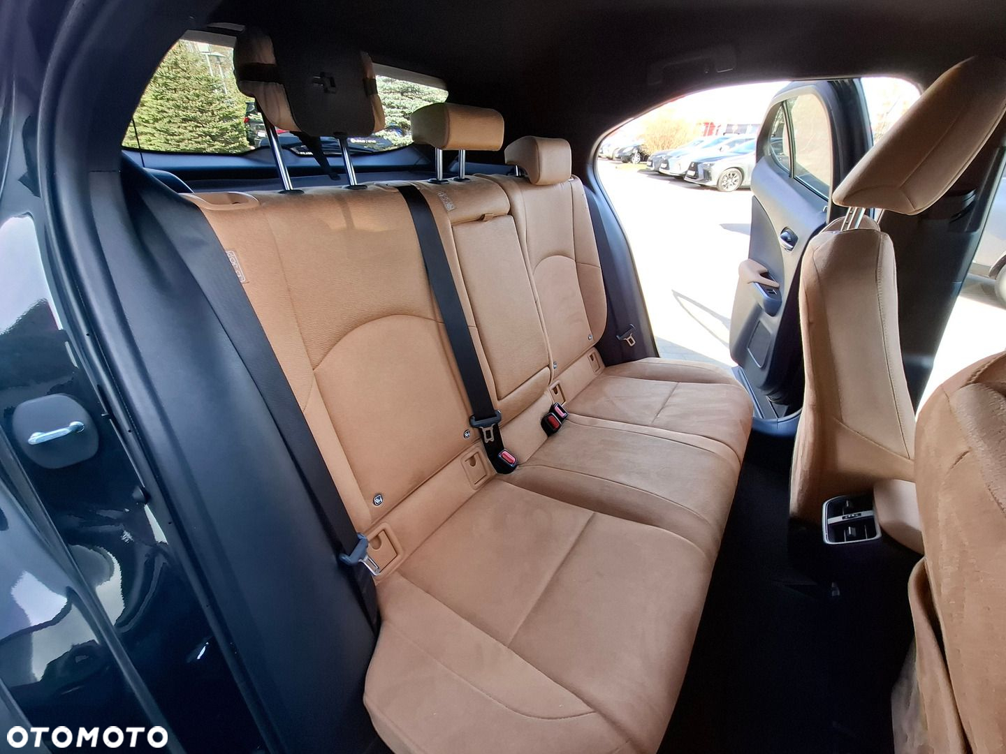 Lexus UX - 24