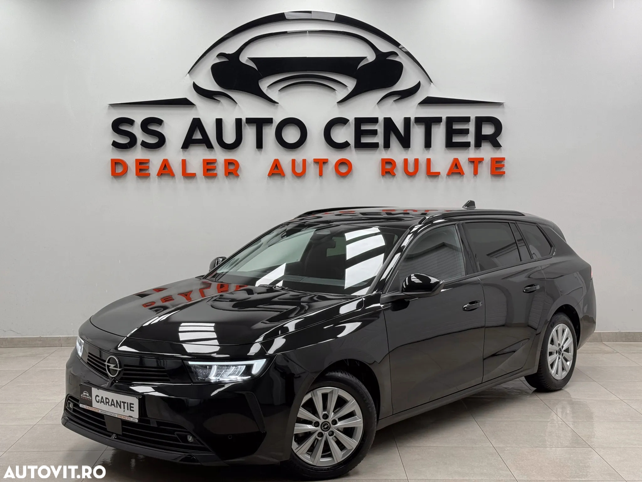Opel Astra Sports Tourer 1.2 Turbo Enjoy - 2