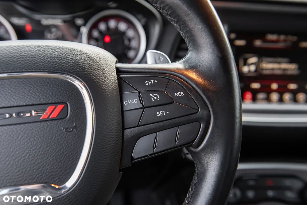 Dodge Challenger 5.7 R/T - 23