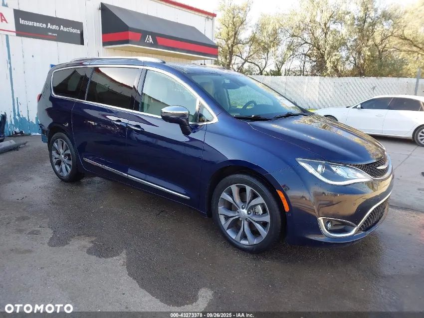 Chrysler Pacifica - 3