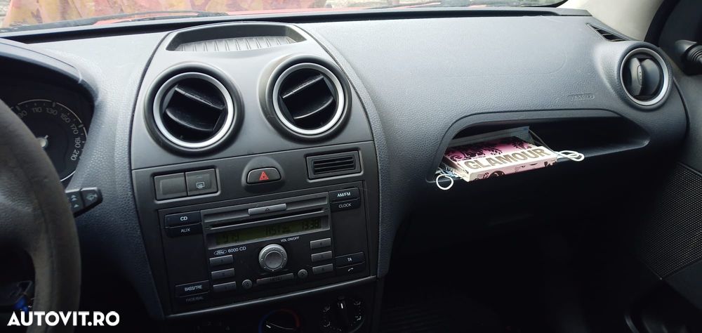 Ford Fiesta 1.4 TDCI Ghia - 8